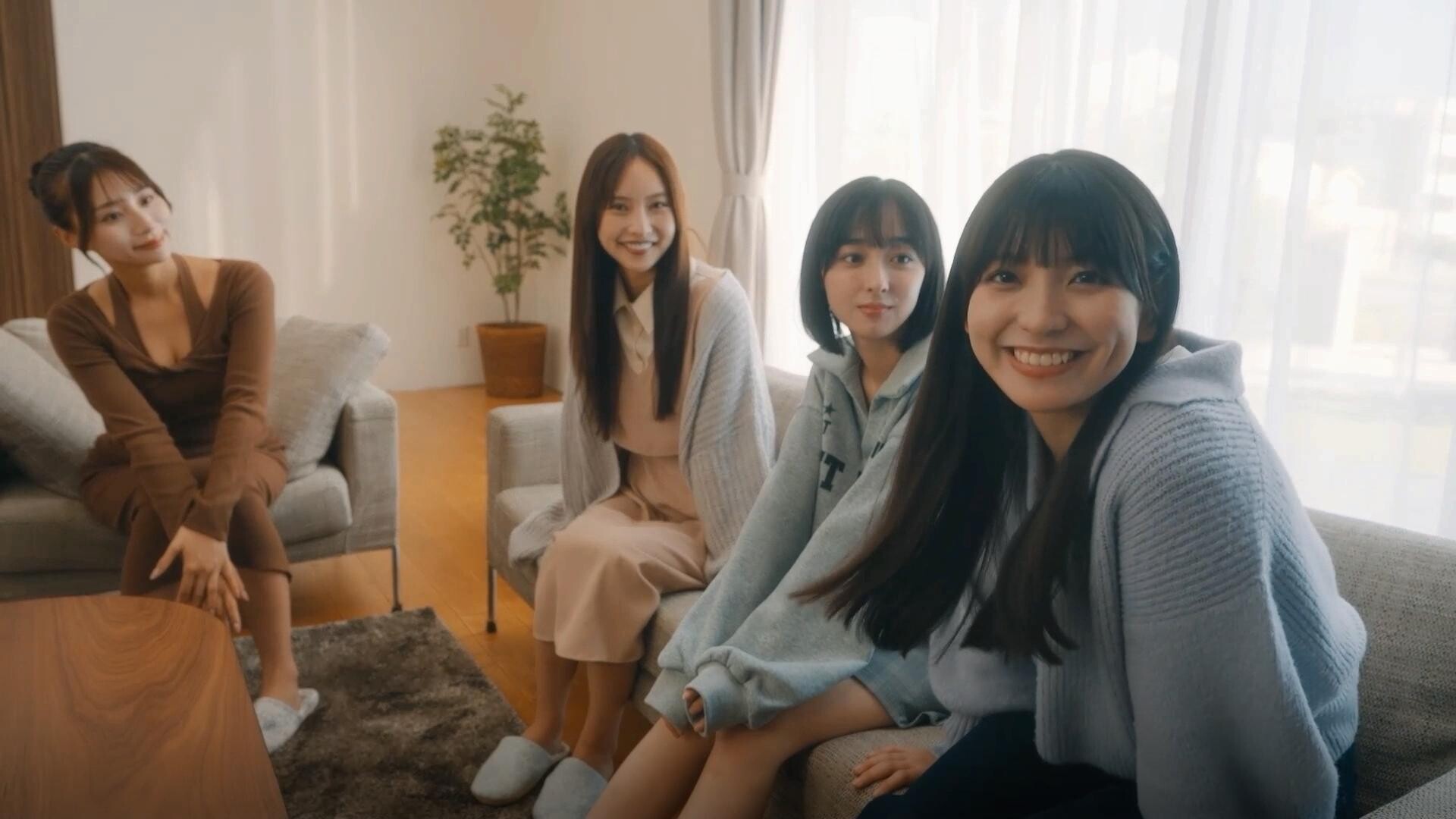 嘟嘟嘟~恋爱信号响不停，美女室友们教我如何淡定？/Roommates, Romance, and Ringing Hearts