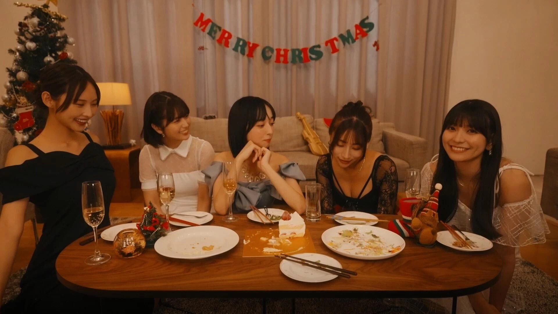 嘟嘟嘟~恋爱信号响不停，美女室友们教我如何淡定？/Roommates, Romance, and Ringing Hearts 第6张